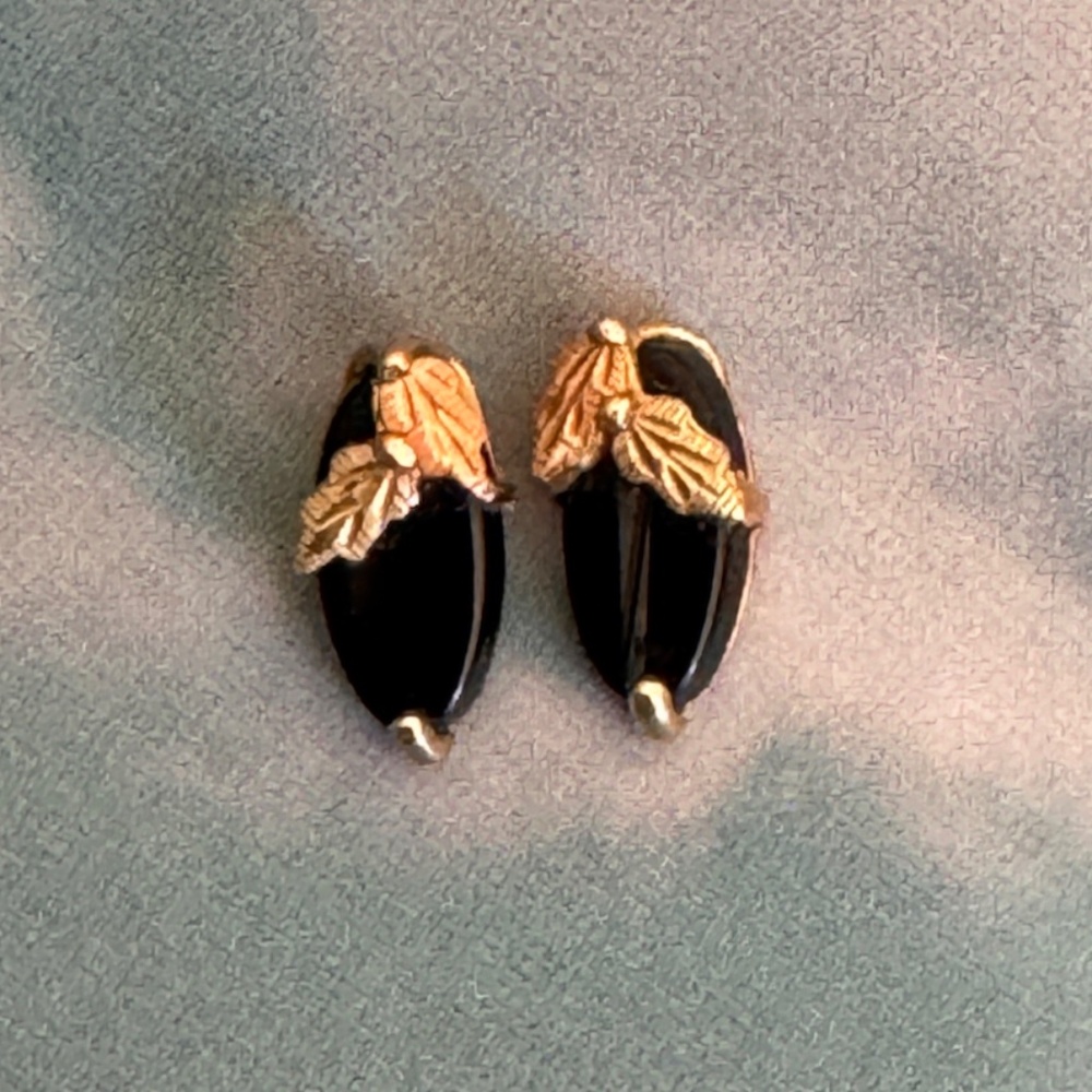 10K  Gold Marquise Black Onyx Leaf Petal Earrings